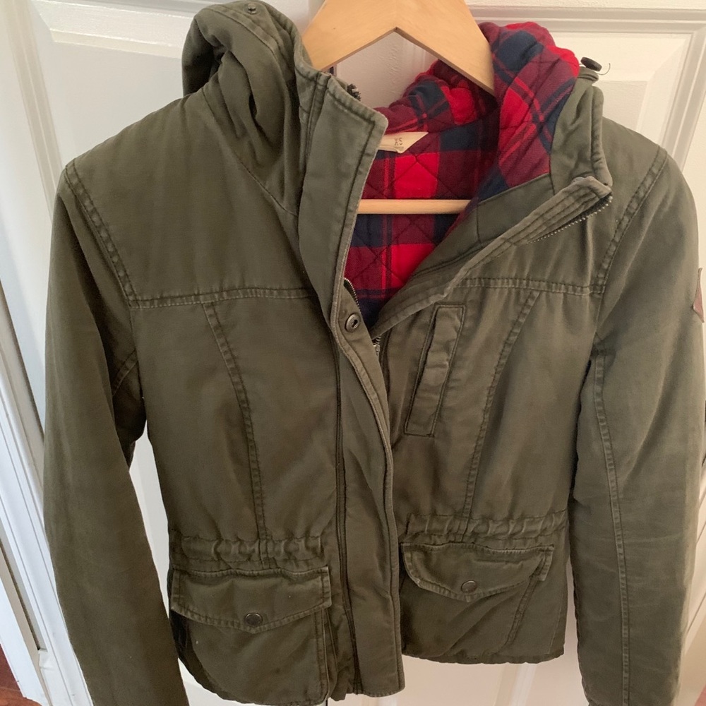 Light weight jacket. In Good condition